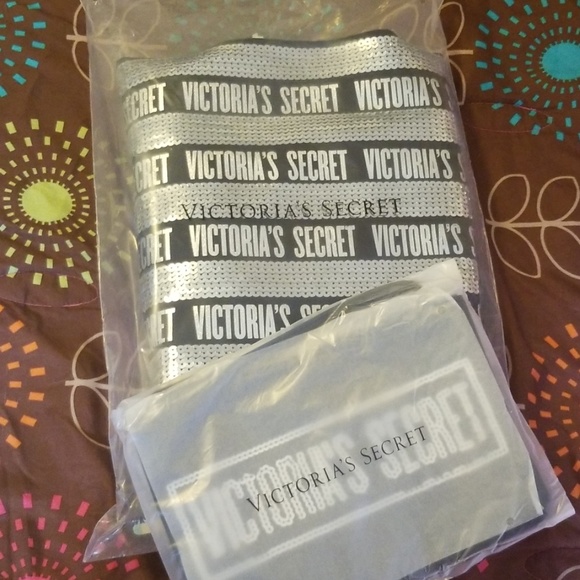 Victoria's Secret Sequin Bag with free make up bag - Picture 6 of 6